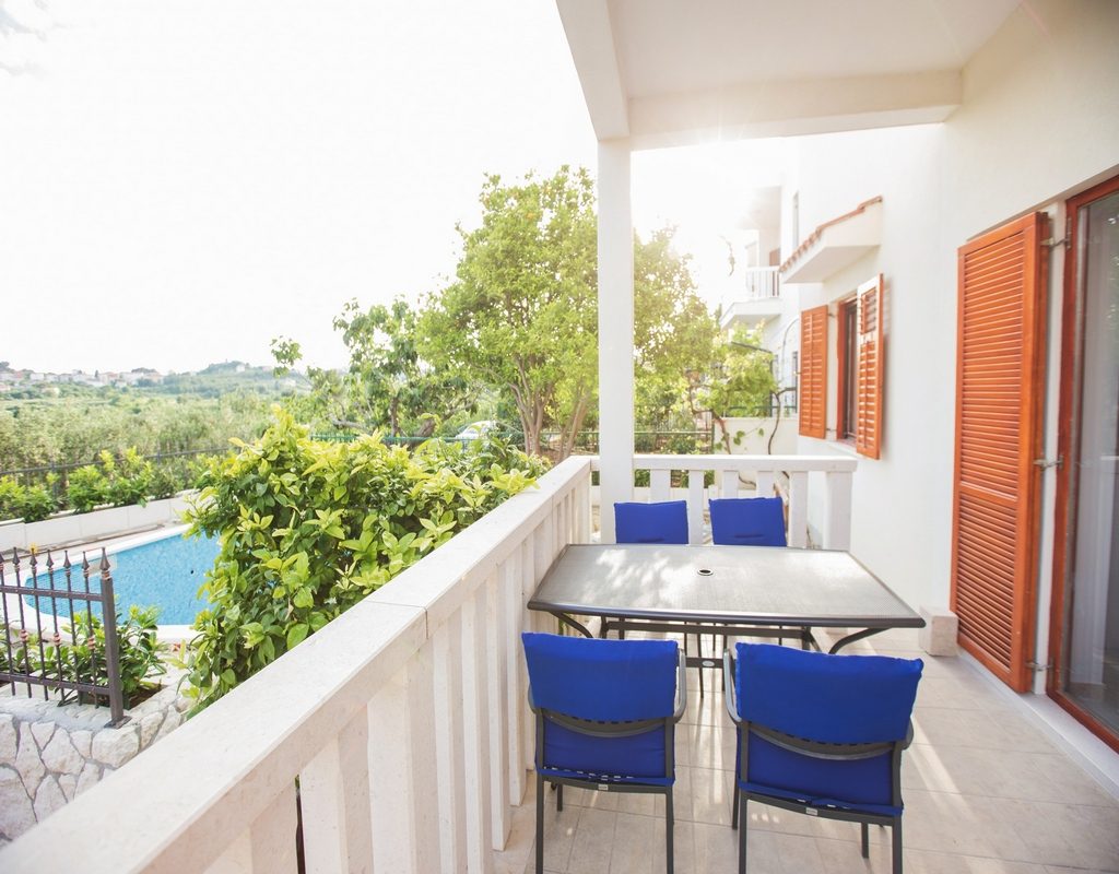 Bright apartment with pool near Split Holidays Dalmatia