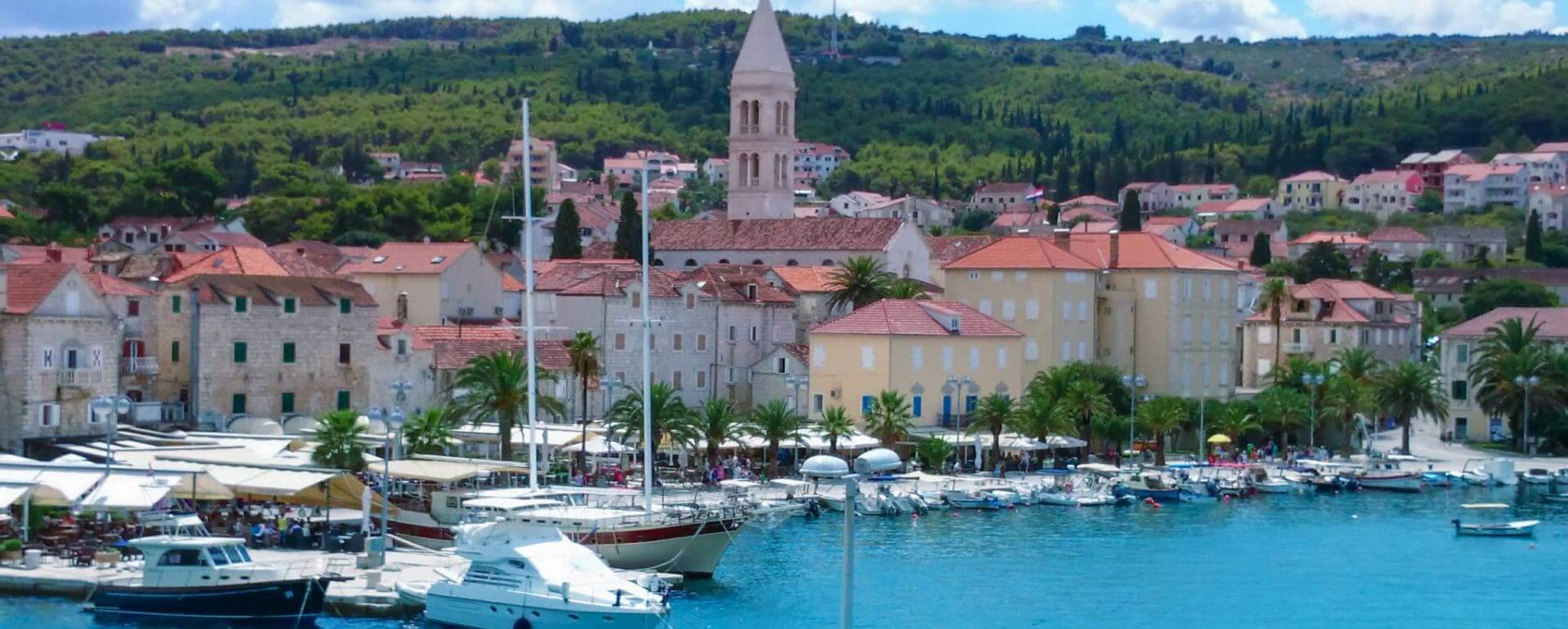 Comfortable family friends house with pool