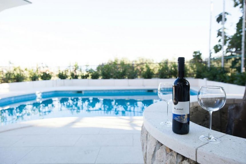 Bright apartment with pool near Split Holidays Dalmatia