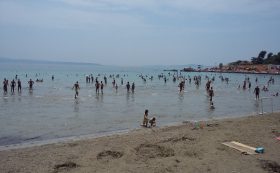 Spacious and sunny apartment in Split bacvice beach