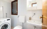 Charming family apartment in Podstrana