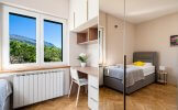 Charming family apartment in Podstrana