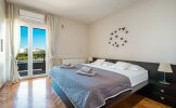 Charming family apartment in Podstrana